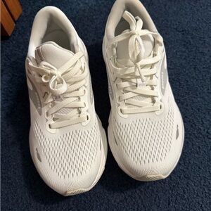 Brooks Women's White Sneakers